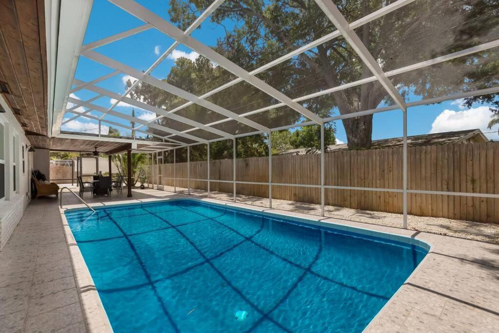 Сasa de vacaciones Updated Pool Home, Near Siesta Key
