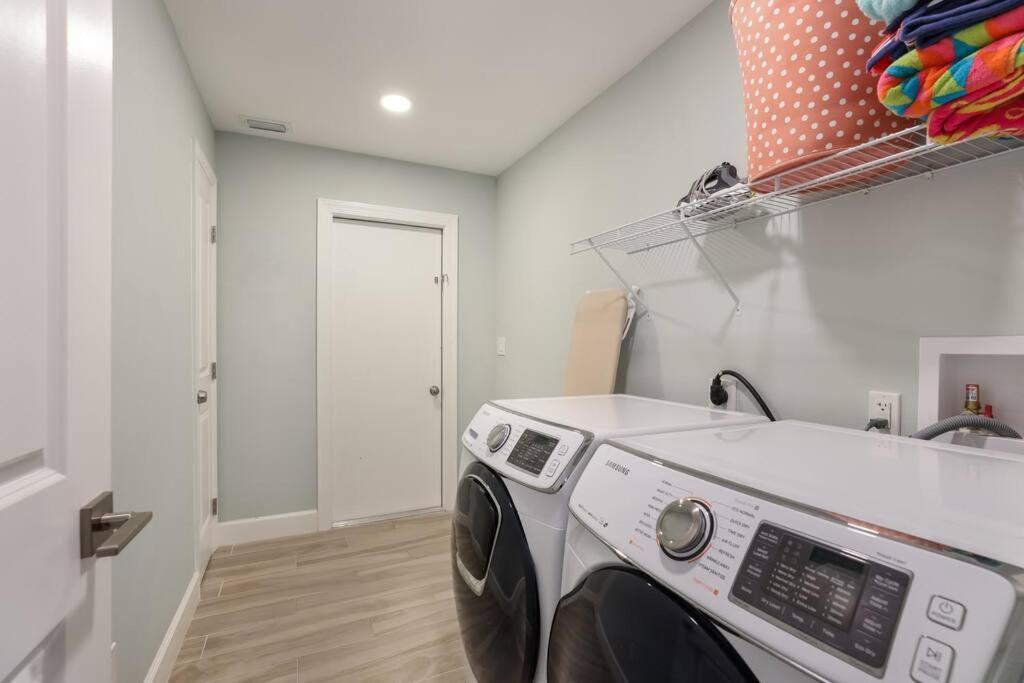 Сasa de vacaciones Updated Pool Home, Near Siesta Key