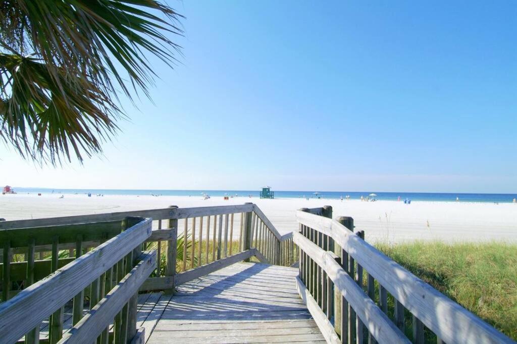 Updated Pool Home, Near Siesta Key * Sarasota