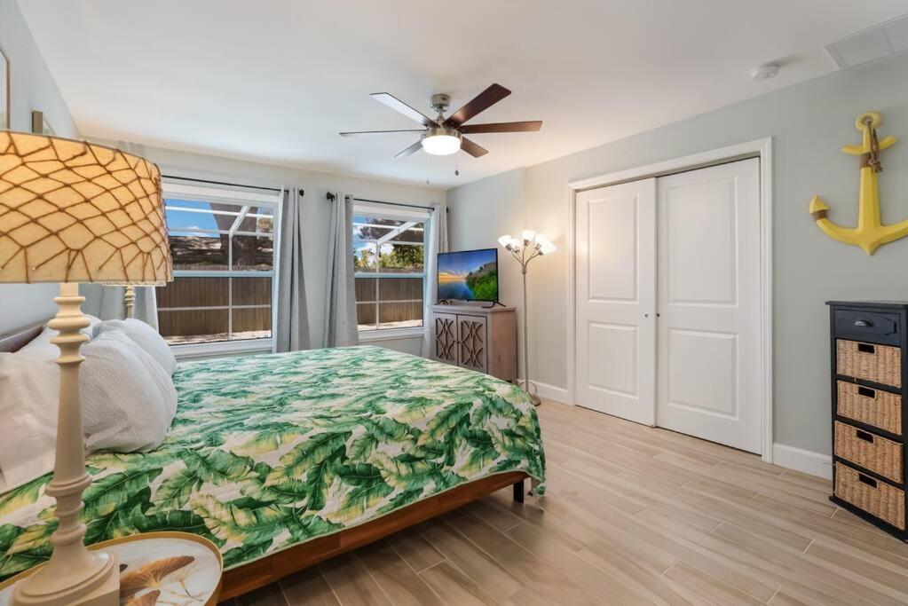 Сasa de vacaciones Updated Pool Home, Near Siesta Key